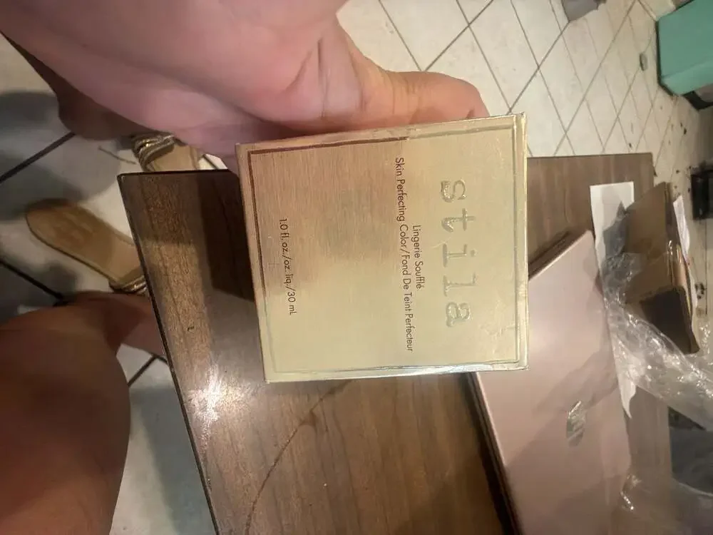 Stila Lingerie Soufflé Skin Perfecting Color Foundation Shade 7.0